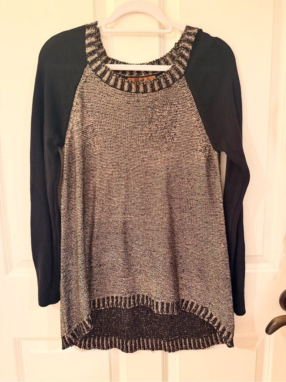 Belldini Women's Black and gold Knit Raglan Sweater